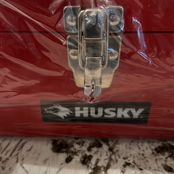Brand new Husky toolbox 🧰 - Picture 2 of 5